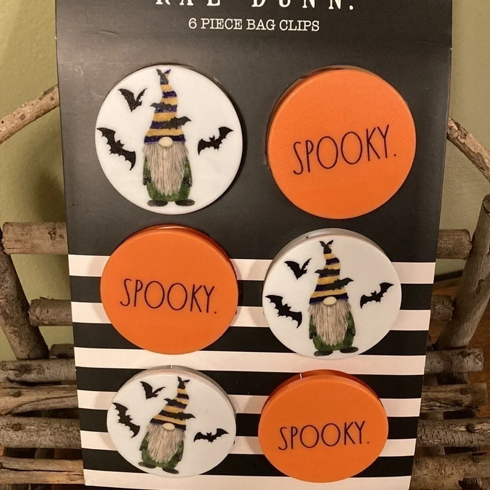 NEW Rae Dunn SPOOKY AND GNOMES W/ BATS  6 Piece Bag Chip Clips
